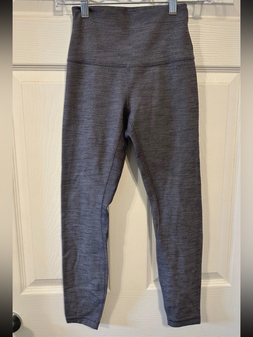 Lululemon High Rise Align Leggings 21” - Picture 2 of 4